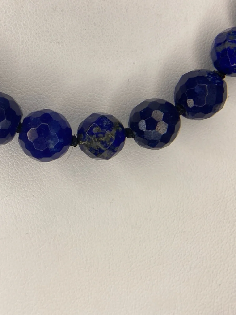 Facetd Lapis Lazuli 10 mm hand knotted 22 inch necklace Aprilsplace - Picture 4 of 9